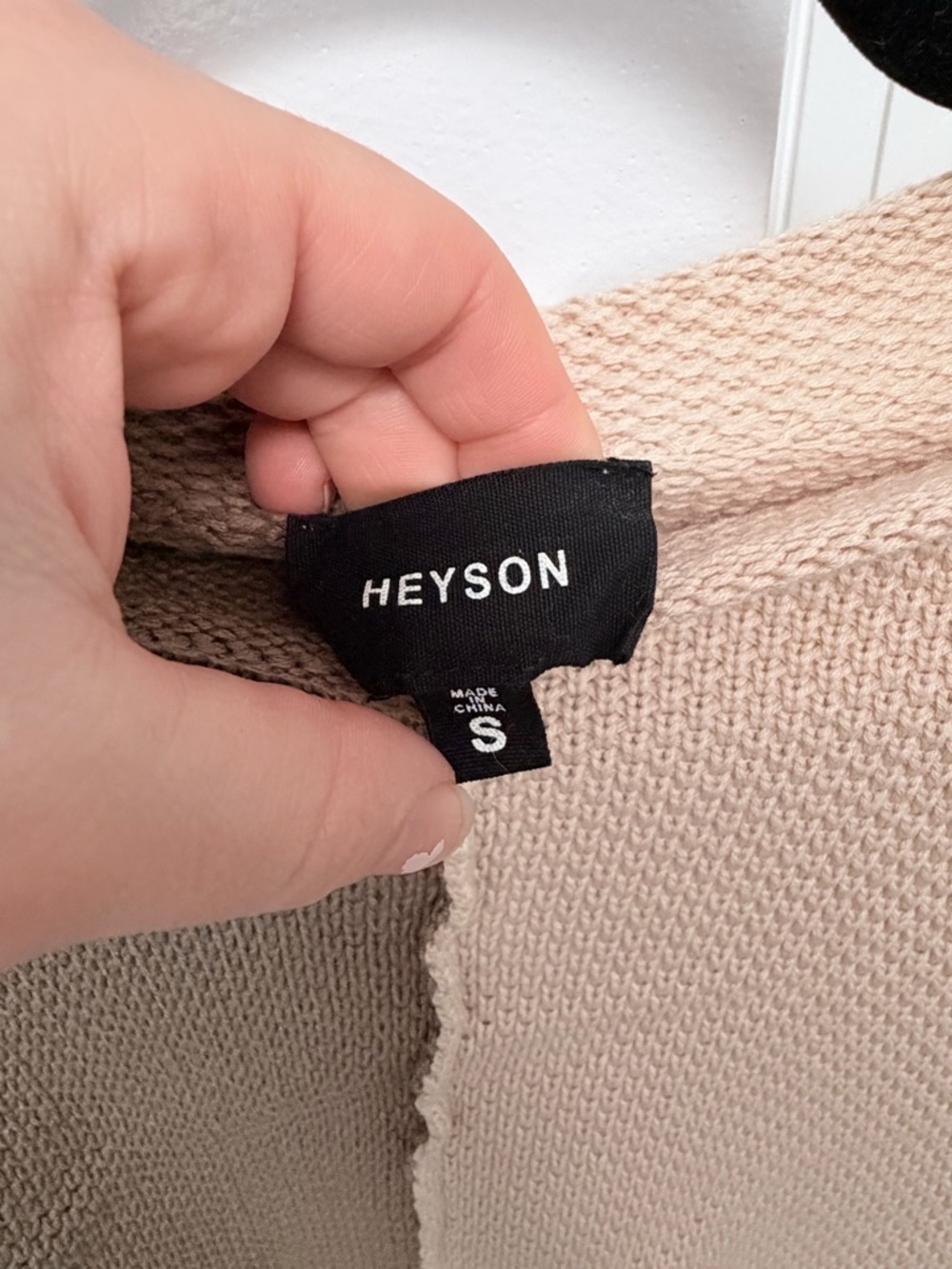 Two-Tone Beige Split-Seam Knit Sweater - Picture 3 of 3